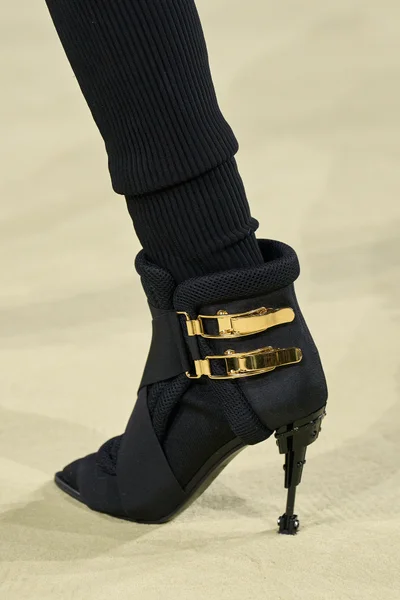 Look 232